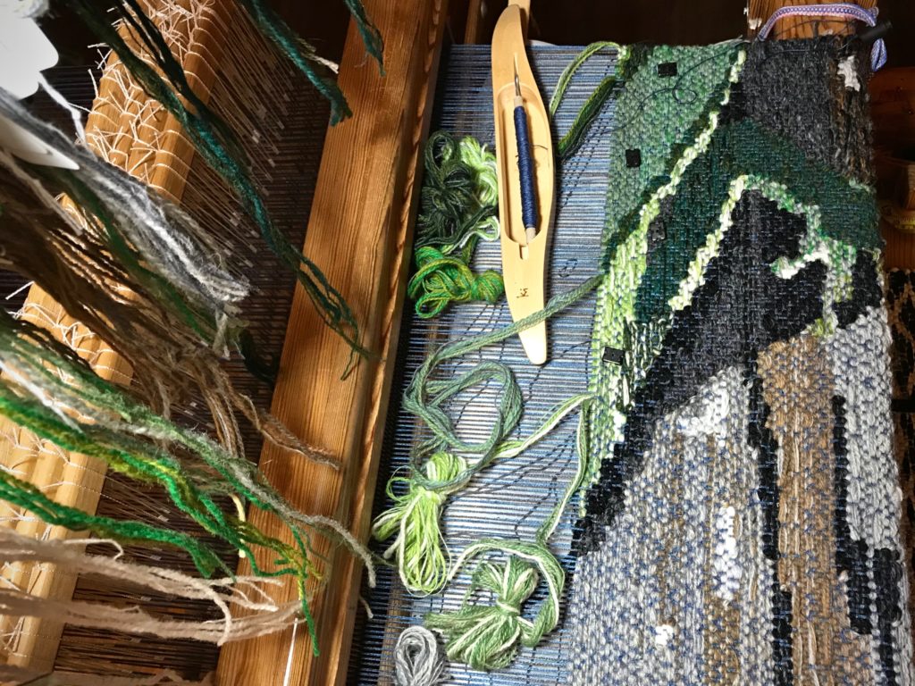 Lizard four-shaft tapestry.